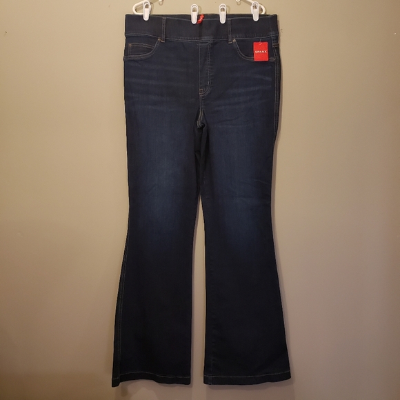 NWT SPANX 37x34 Jeans Flare Dark Blue Midnight Shade Pull-On 20327R Size 1X - Picture 1 of 6